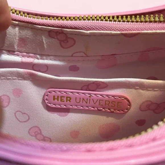 RARE Her Universe x Sanrio Hello Kitty Pink Heart Shoulder Bag - Picture 3 of 4